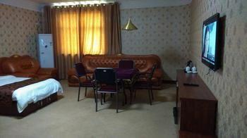 Yanshi 7 Star Express Hotel Луоян Екстериор снимка